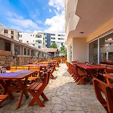 Hotel Saraj 4*