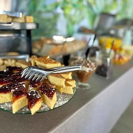 Saraj Hotel