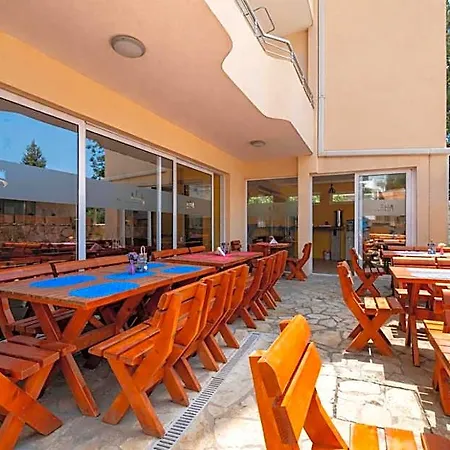 Saraj Hotel 4*